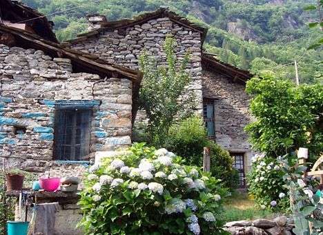 На eBay продается целая итальянская деревня