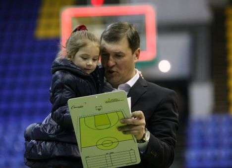 Экс-тренер сборной Украины возглавил действующих чемпионов страны