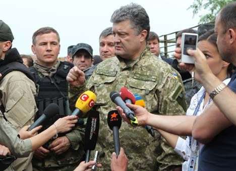 Порошенко пообещал не применять в Донецке штурмовую авиацию и тяжелую артиллерию