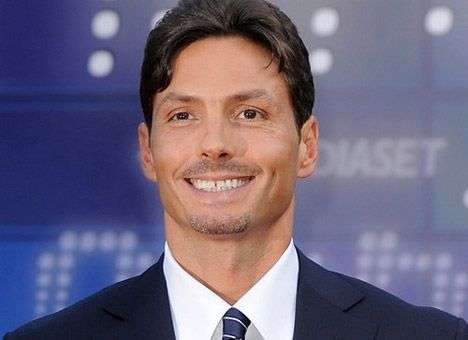 Суд оправдал сына Берлускони по делу о финансовых махинациях