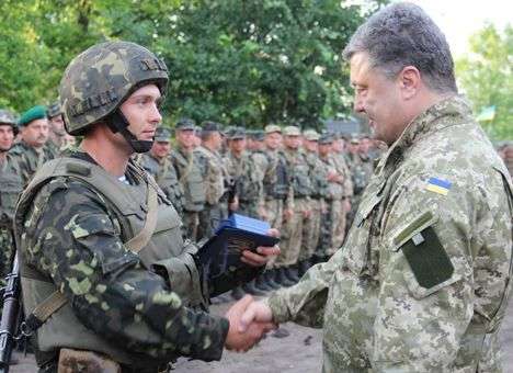 Украина укрепит обороноспособность собственными научными разработками — Порошенко