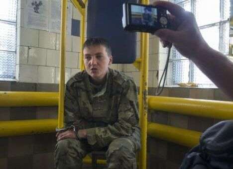 В ЕС обеспокоены заключением украинского военного пилота Надежды Савченко