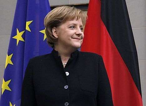 Меркель обсудит с Путиным ситуацию в Украине