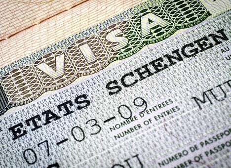 Государства Шенгенской зоны планируют выдавать визы до 15 дней на границе