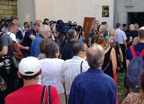 В Москве прощаются с Новодворской (ФОТО, трансляция)