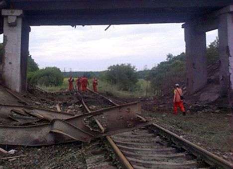 «Укрзализныця» восстановила 40 из 52 поврежденных на Донбассе ж/д объектов