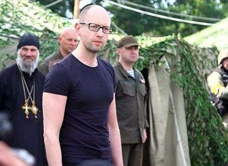 Яценюк предложил олигархам участвовать в восстановлении Донбасса