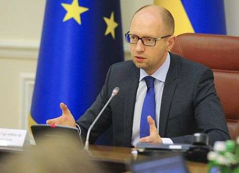 Украина продолжает переговоры с МВФ - Яценюк