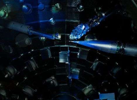 Физики сжали алмаз в три раза