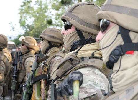 Украинцы экономят на одежде и еде, чтобы купить военную амуницию