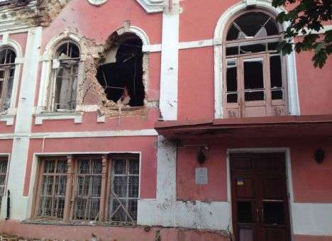 В Луганске от обстрела пострадал музей истории и культуры (ФОТО)