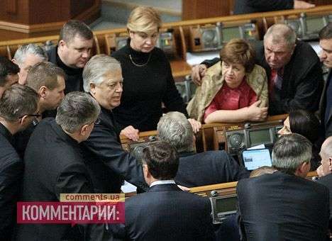 Рада с четвертой попытки проголосовала закон, который позволяет распустить фракцию КПУ