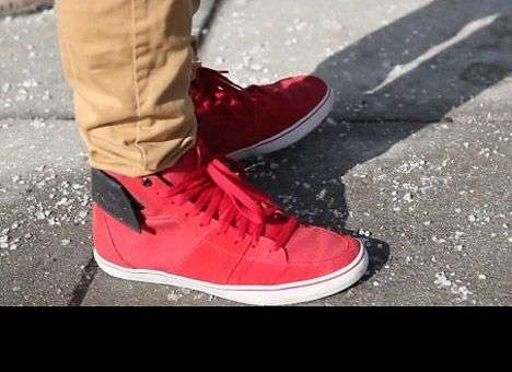 «Умные» кроссовки вибрируют на поворотах (ФОТО, ВИДЕО)