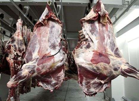 Беларусь вслед за Россией может отказаться от украинского мяса и «молочки»