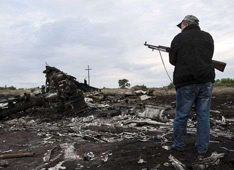 МИД РФ предлагает ввести российских миротворцев в зону падения «Боинга»