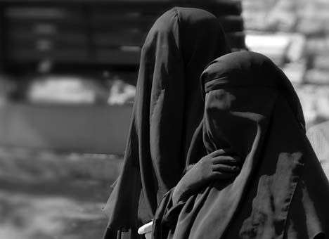 В Сирии боевики запретили женщинам носить каблуки