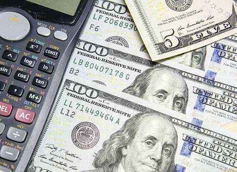 Эксперт назвал причину скачка курса доллара