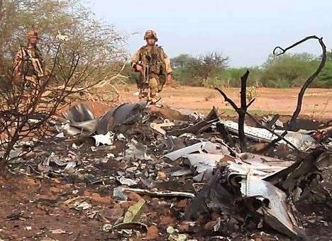 Опознание жертв крушения алжирского самолета может занять годы