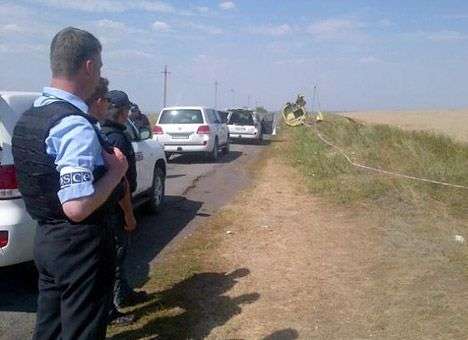 На месте крушения «Боинга» возобновила работу группа международных экспертов