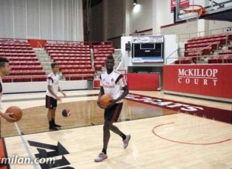 Марио Балотелли забил слэм-данк (ВИДЕО)