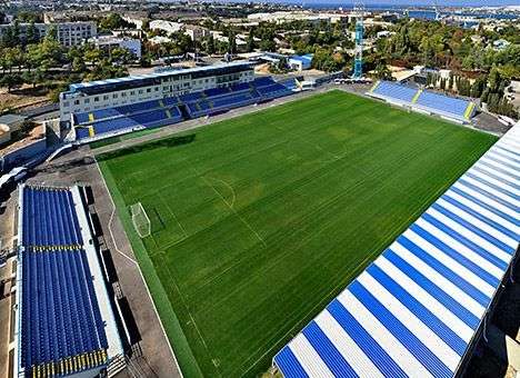 Городские власти Севастополя обещают отобрать стадион у Новинского