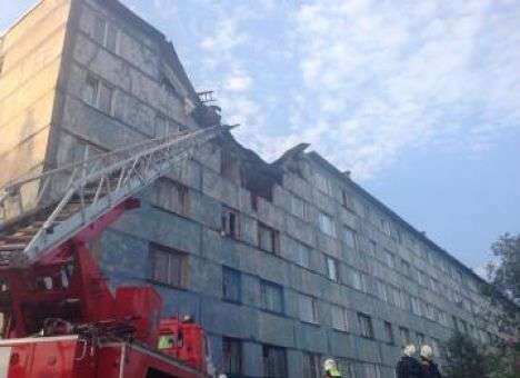 Газ взорвался в доме в Мурманске, под завалами могут быть люди