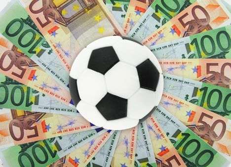 Футбольный болельщик передал любимому клубу 25 миллионов евро на новых игроков