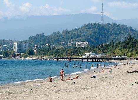 В столице непризнанной Абхазии запретили носить плавки и купальники