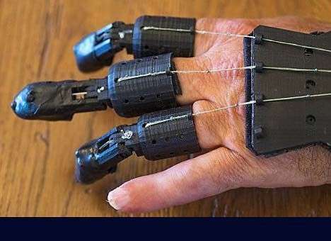 Американец создал для себя высокотехнологичный протез руки