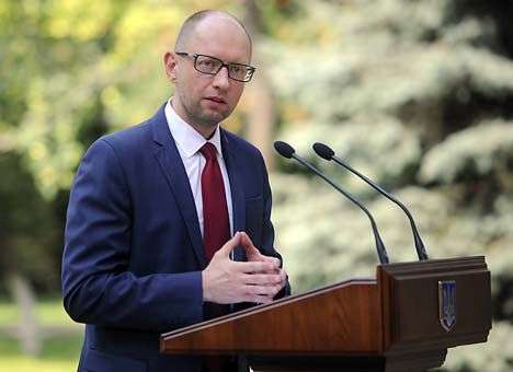 Украине не нужна гуманитарная помощь из РФ - Яценюк