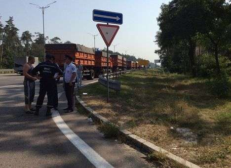 Кабмин направил 800 тонн гуманитарной помощи в Донбасс - (ФОТО)