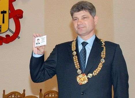 Мэр Луганска заявляет, что верен присяге, данной жителям города