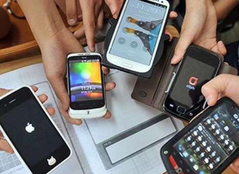 Смартфоны вредят развитию коммуникационных навыков