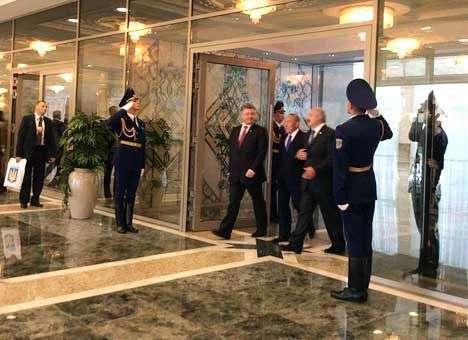 Стартовала трехсторонняя встреча в Минске