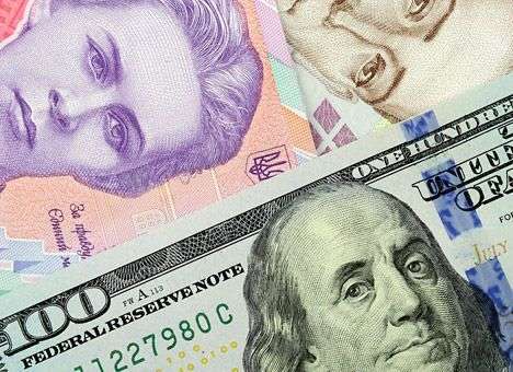 Доллар на межбанке уже меньше 14 грн.