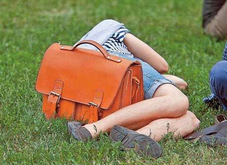 Прощаясь с портфелем