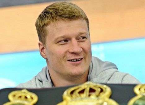 Россиянин Поветкин улыбнулся, когда узнал о переносе боя Кличко-Пулев