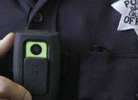 Каждого американского полицейского снабдят видеокамерой