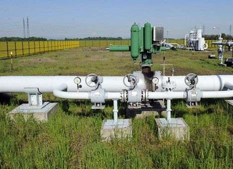 Сегодня Яценюк пустит газ в Украину из Словакии