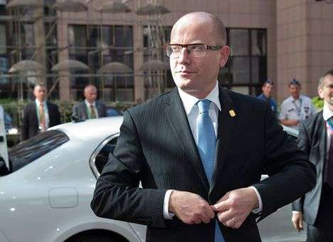 Премьер Чехии: Европа не должна санкциями против РФ навредить себе