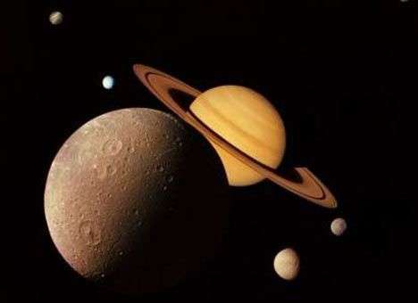 Ученые ищут воду в подземельях спутников Сатурна