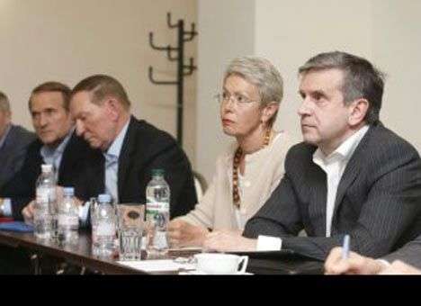 В Минске подписан протокол о немедленном прекращении огня с 18:00 пятницы