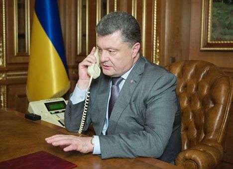 Порошенко обсудил с Путиным режим прекращения огня