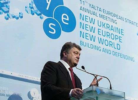 Порошенко отказался вносить изменения в соглашение об Ассоциации с ЕС