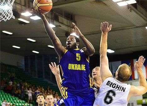 Украинский баскетболист побывал на просмотре в «Лейкерс»