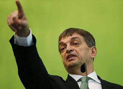 Претендент на президентское кресло ФИФА вызвал Блаттера на предвыборные теледебаты