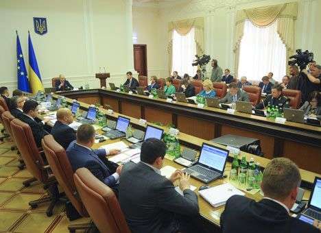 Кабмин заложил в проект госбюджета курс 12,9 грн./долл.