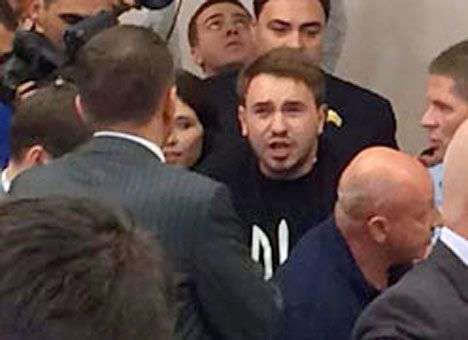 В Киевсовете из-за гимна Украины подрались депутаты (ФОТО)