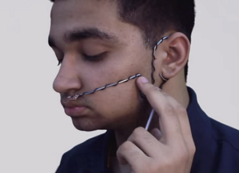 Индийский школьник изобрел мобильное устройство для немых (ВИДЕО)