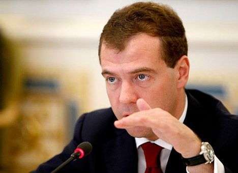 Медведев огласил сроки введения РФ пошлин на украинские товары